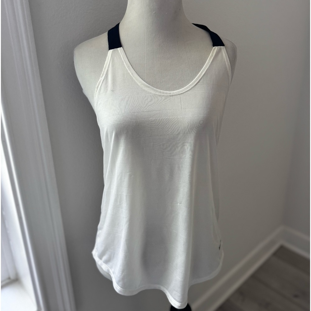 Nike top